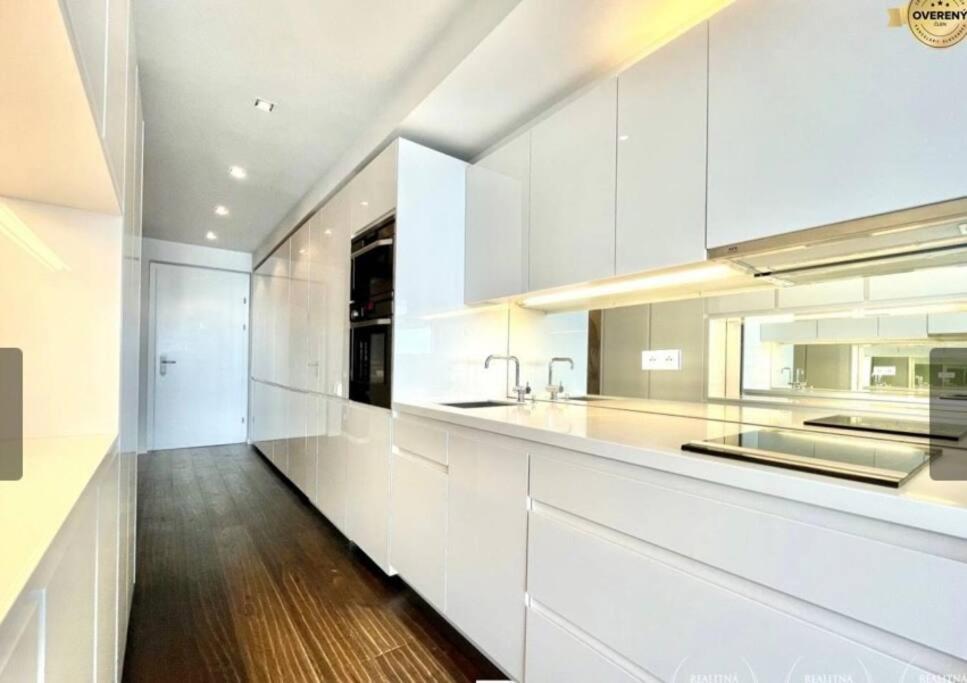 Eurovea Cozy Studio Apartment Bratislava Exterior photo